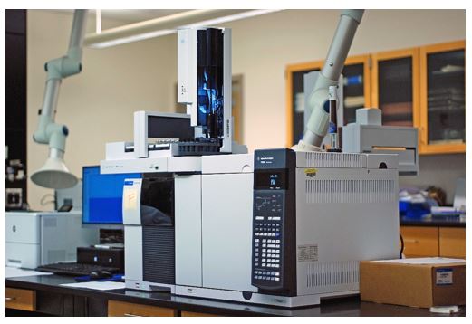 Photo of the Agilent Technologies GCMS with robotic ALS apparatus